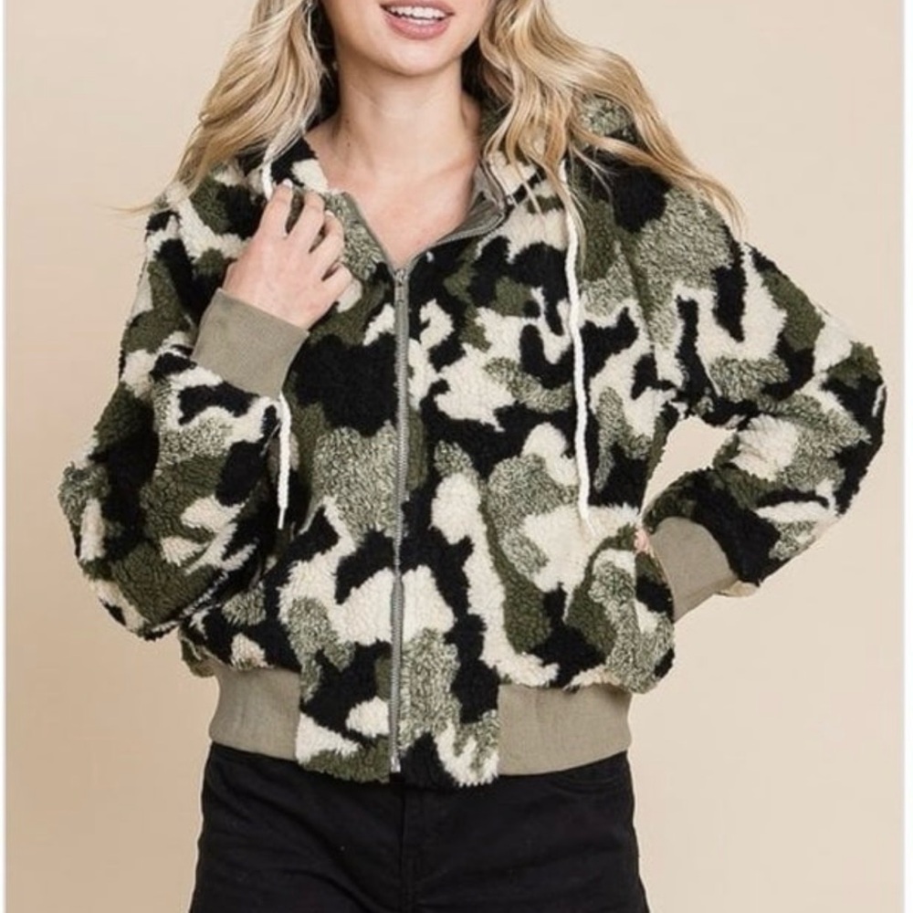 Women's Camouflage Sherpa Jacket